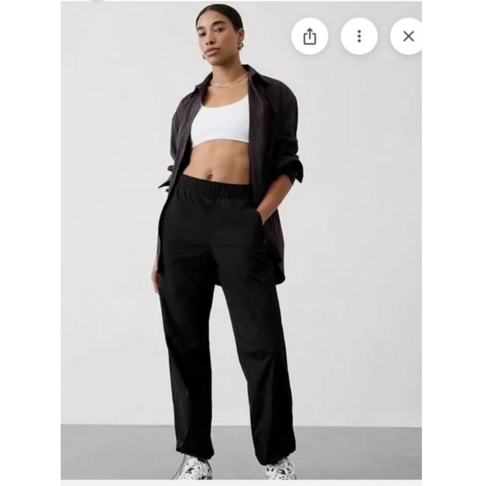 Athleta Woman's Black Lightweight Utility & Travel Rise Pants Size Small